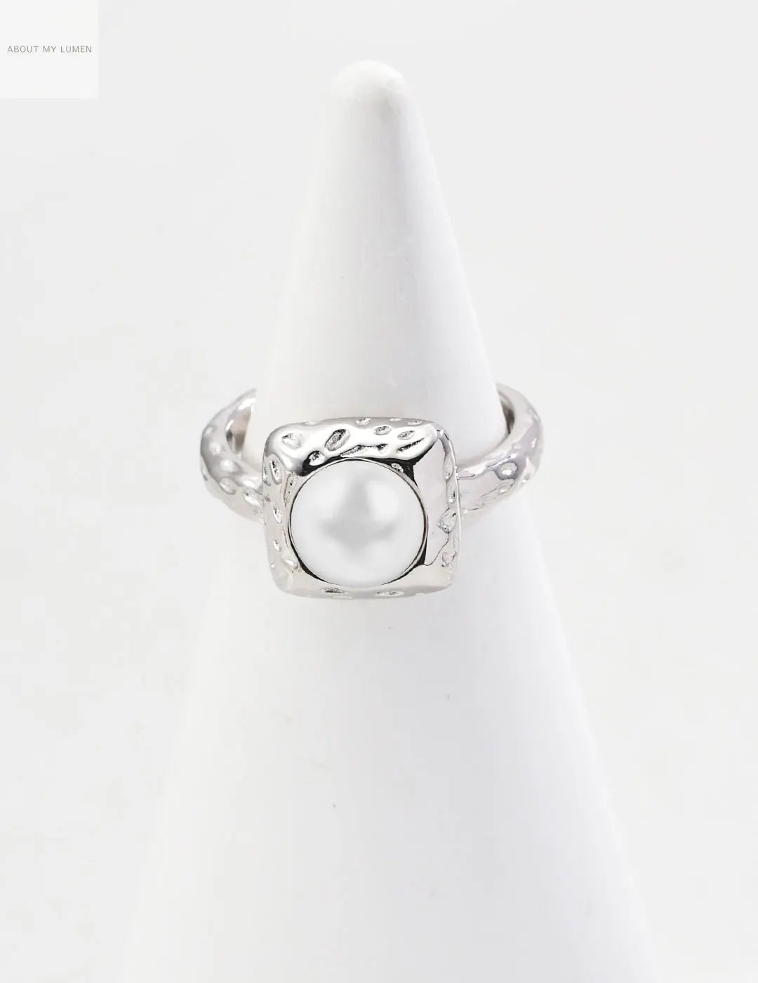 Minimalist Silver & Natural Pearl Ring ABOUT MY LUMEN